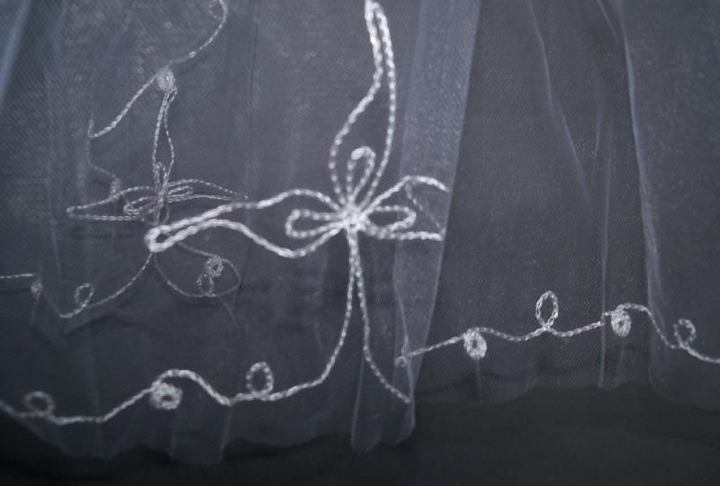 White 1T Wedding Bridal Veil /Comb 31 x 38 Inches  